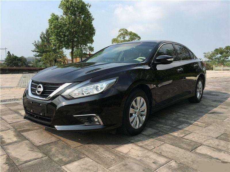 日產(chǎn)天籟(深圳租車公司)